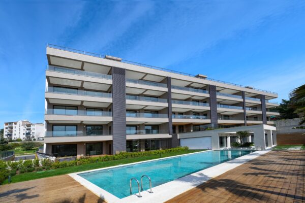 LUVI-BORNOVA_02-min LUVI-BORNOVA_02-min