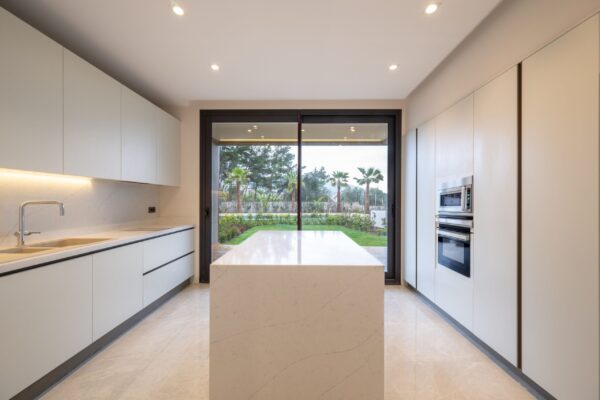 LUVI-BORNOVA_49-min LUVI-BORNOVA_49-min