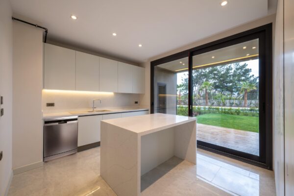 LUVI-BORNOVA_50-min LUVI-BORNOVA_50-min