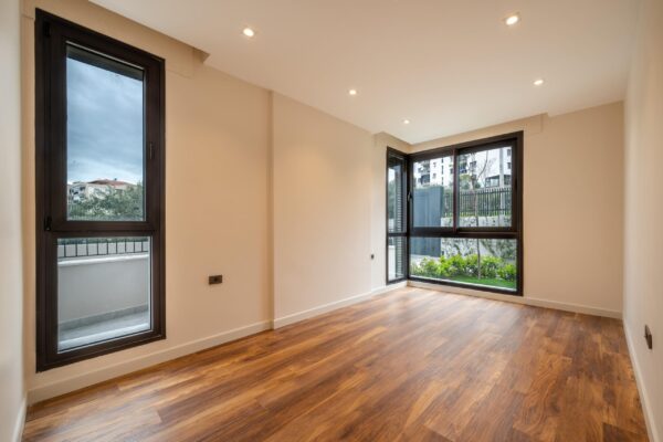 LUVI-BORNOVA_56-min LUVI-BORNOVA_56-min